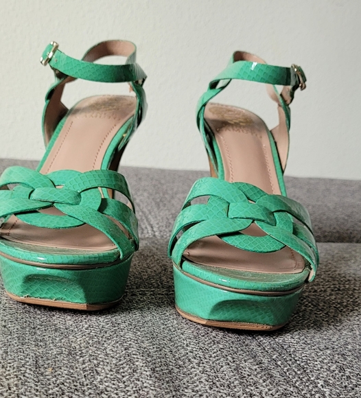 SALE. VINCE CAMUTO retro style mint green patent snakeskin heel size 8 - Picture 7 of 13